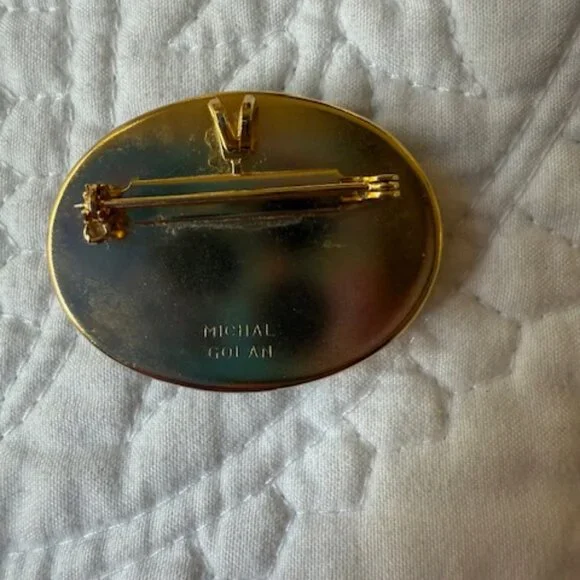 Signed Michal Golan Pin Brooch - Picture 2 of 2
